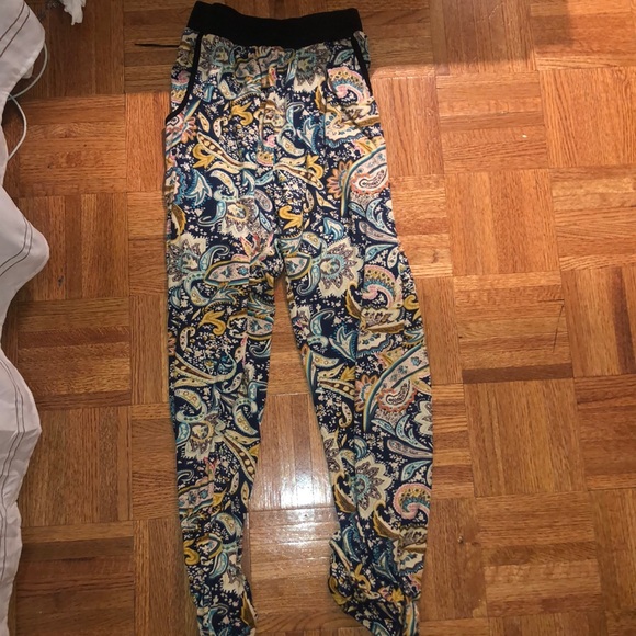 Anthropologie Pants - ANTHROPOLOGIE SOFT FUN PANTS